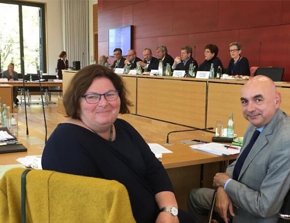 Weißbuch zur Zukunft Europas: Wege zur Wahrung der Einheit der EU 27"