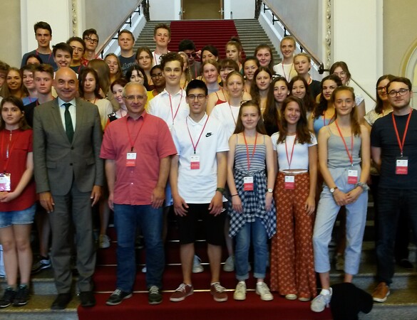 Schüler*innen aus Regensburg zu Besuch im Landtag