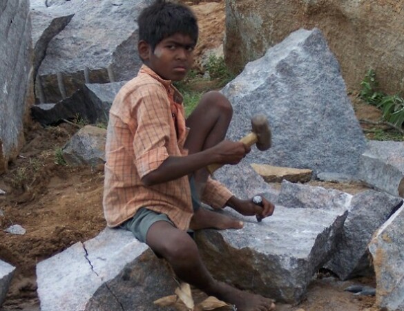 Keine Grabsteine aus Kinderhänden - Bestattungsgesetz der zwei Geschwindigkeiten