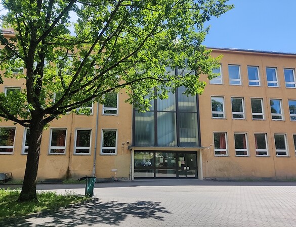 Junge Menschen im Gespräch mit der Politik