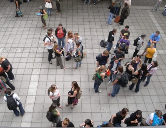 Wohnungslos ins Studium – Bildung in Regensburg ein zu Hause geben!