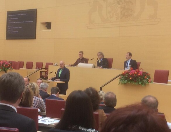 Mehr Demut im parlamentarischen Alltag