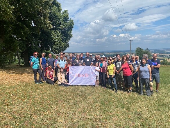 Wandern zwischen “Hier” und “Dort”