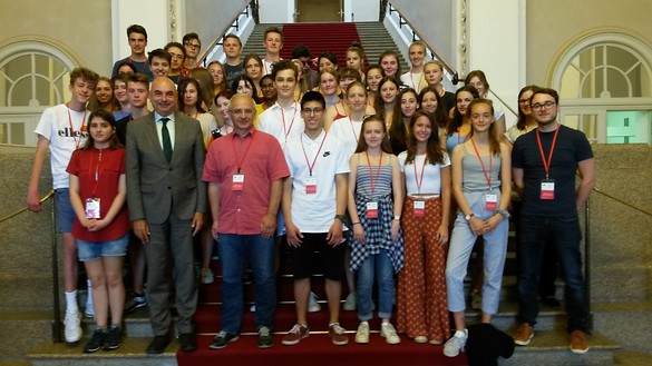 Schüler*innen aus Regensburg zu Besuch im Landtag